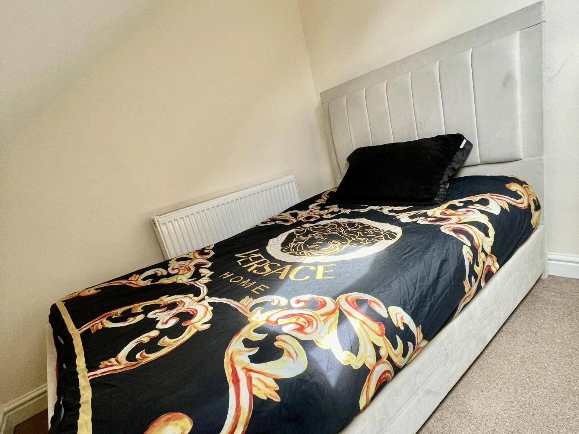 Stylish 1-Bed Apt - Sleeps 4 - Parking - Wifi Manchester Exterior photo