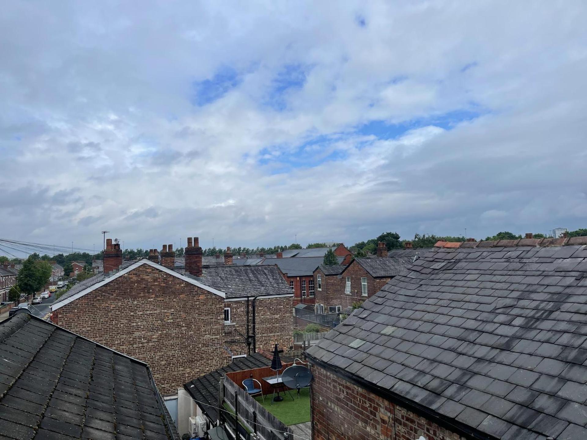 Stylish 1-Bed Apt - Sleeps 4 - Parking - Wifi Manchester Exterior photo