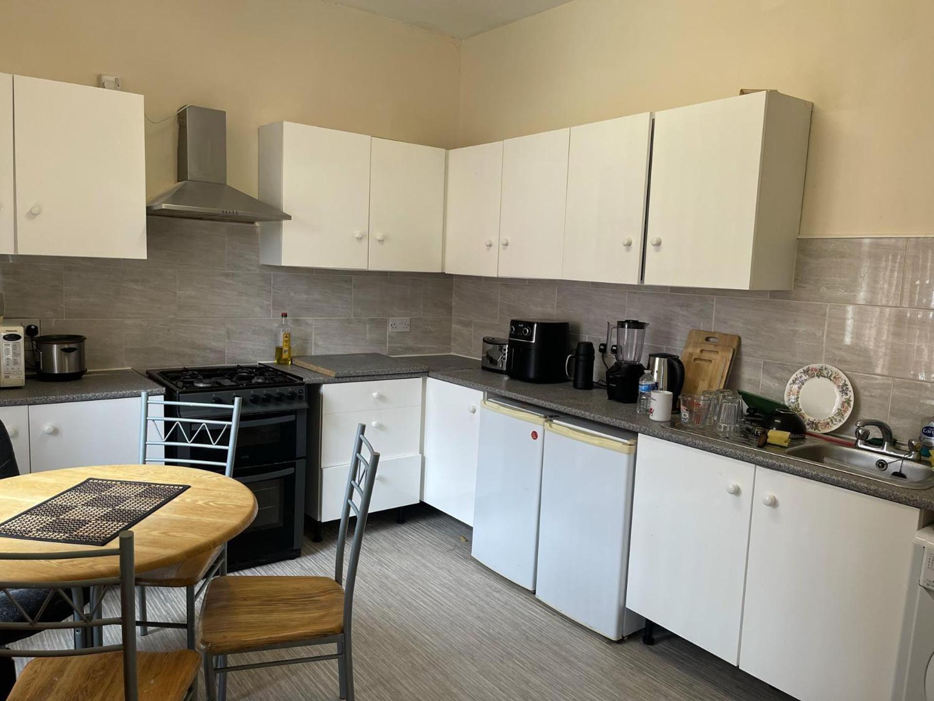 Stylish 1-Bed Apt - Sleeps 4 - Parking - Wifi Manchester Exterior photo